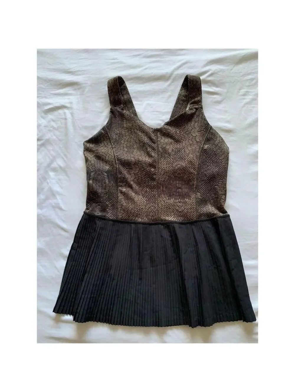 Geometric Mosaic Print Open Back Pleated Mini Dress Brown Black Sleeveless - Picture 9 of 12